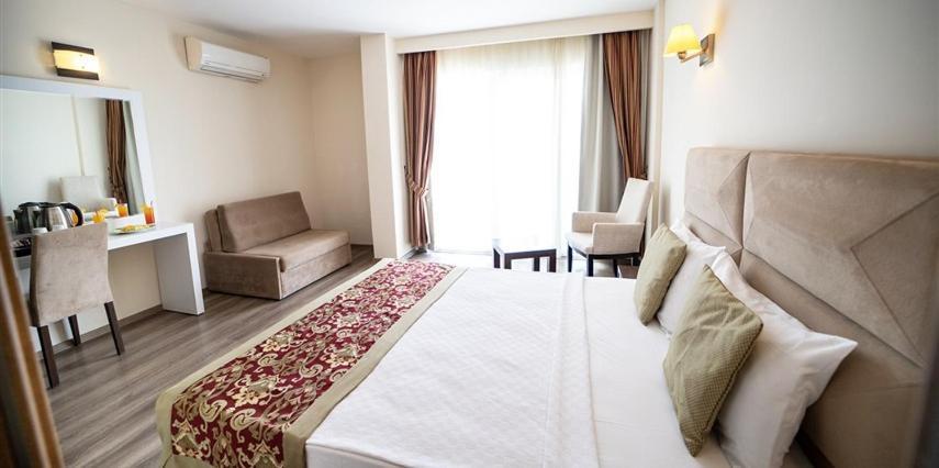 Risus Hotel Kuşadası